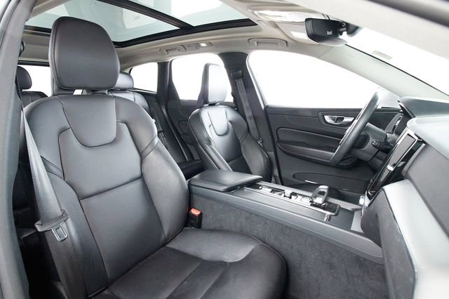 Used 2023 Volvo XC60 B5 Core w/ Climate Package AWD/4WD image 18