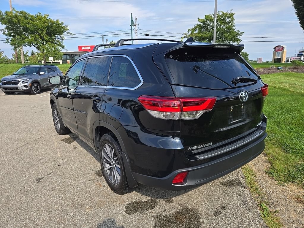 Used 2018 Toyota Highlander XLE w/ Protection Package #3 AWD/4WD image 9