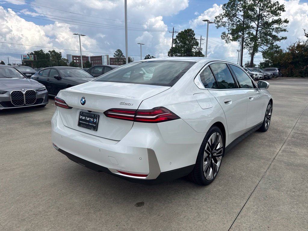 Certified 2026 BMW 530i w/ Premium Package RWD image 5