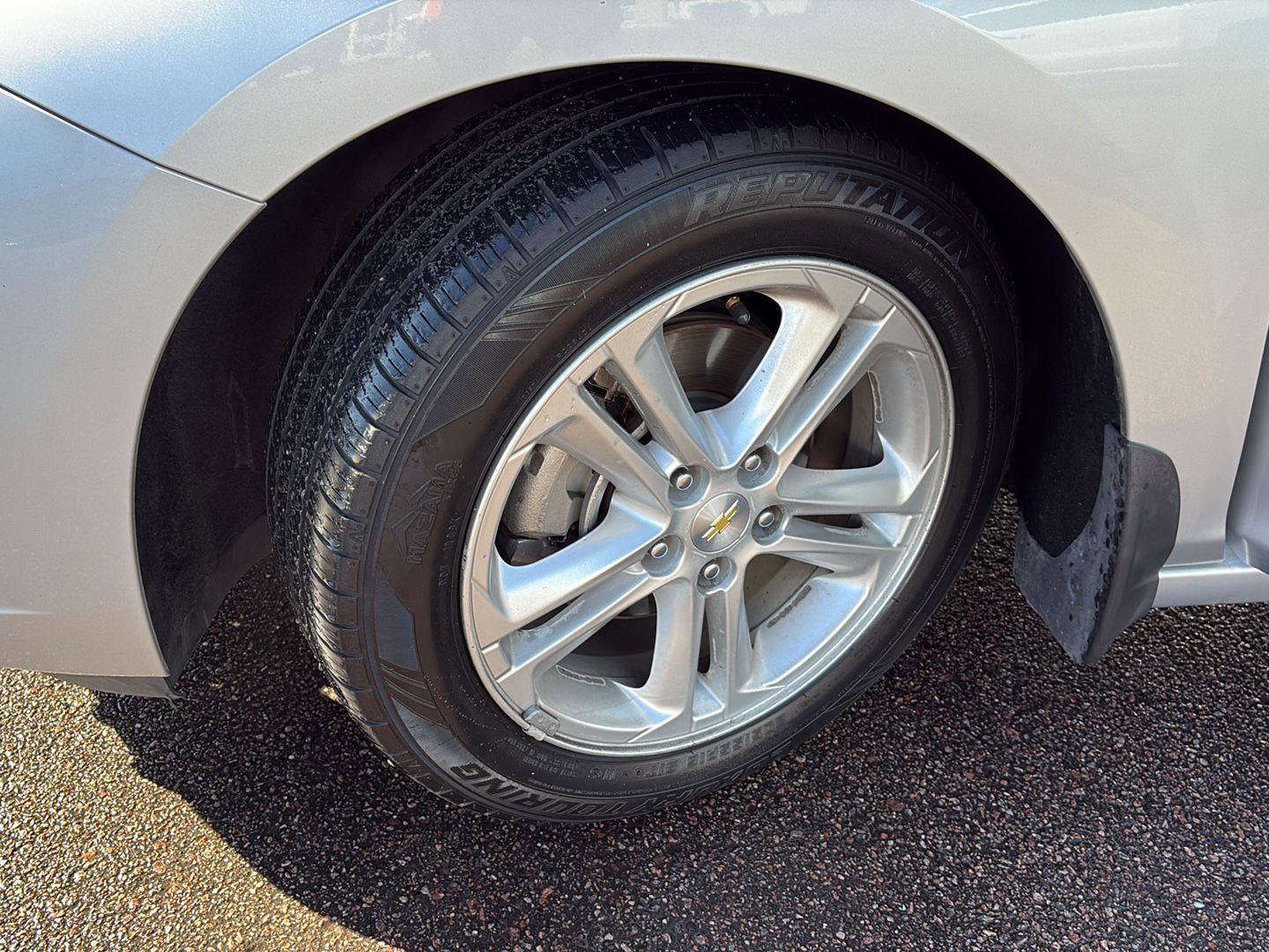 Used 2016 Chevrolet Cruze LT w/ Sun And Sound Package image 8