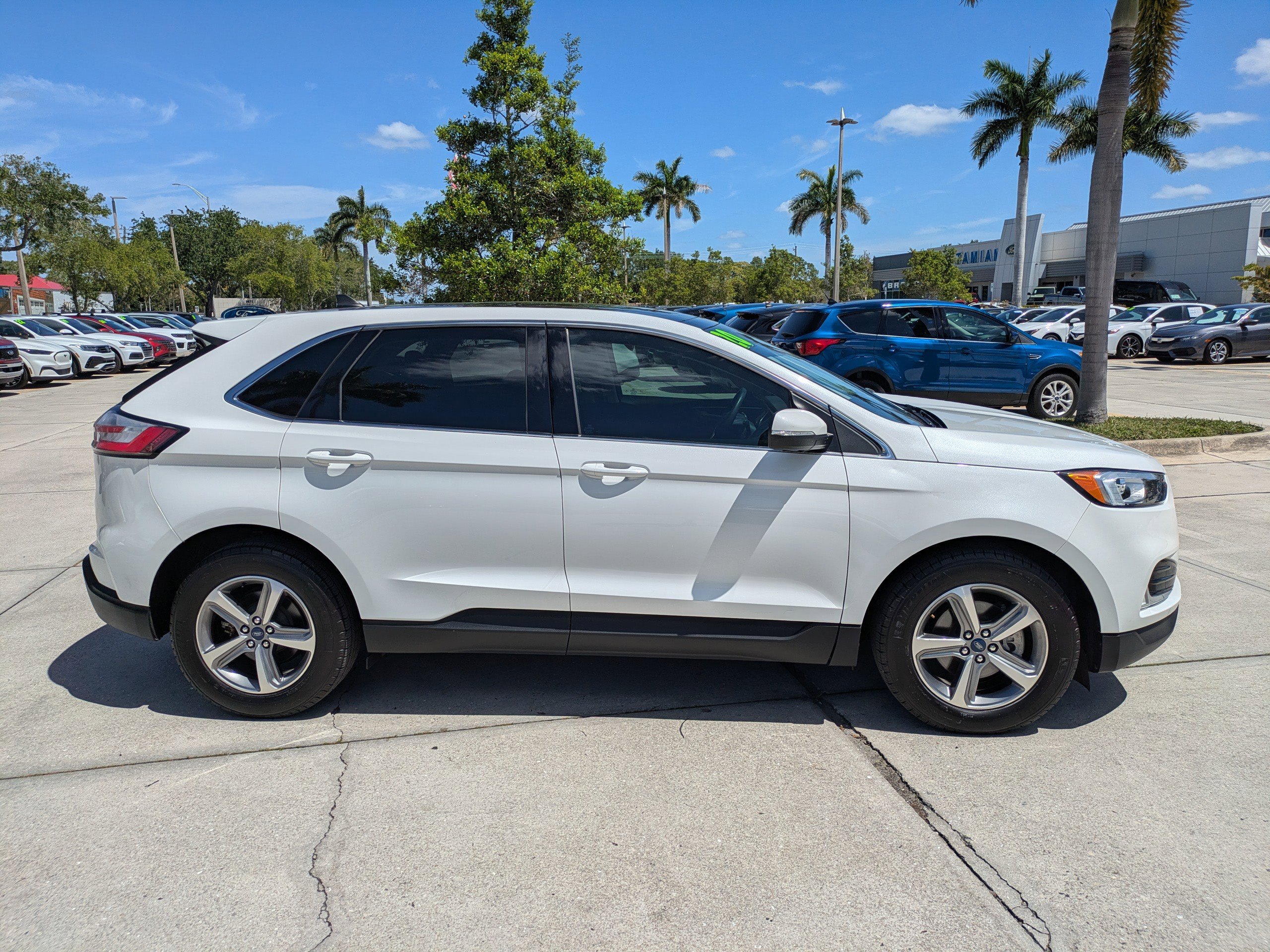 Certified 2020 Ford Edge SEL w/ Convenience Package FWD image 3