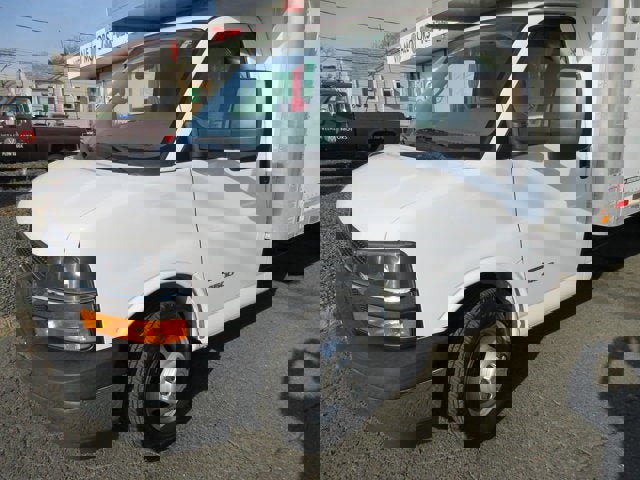 Used 2017 Ford E-450 and Econoline 450 Super Duty w/ Shuttle Bus Prep Package RWD image 32