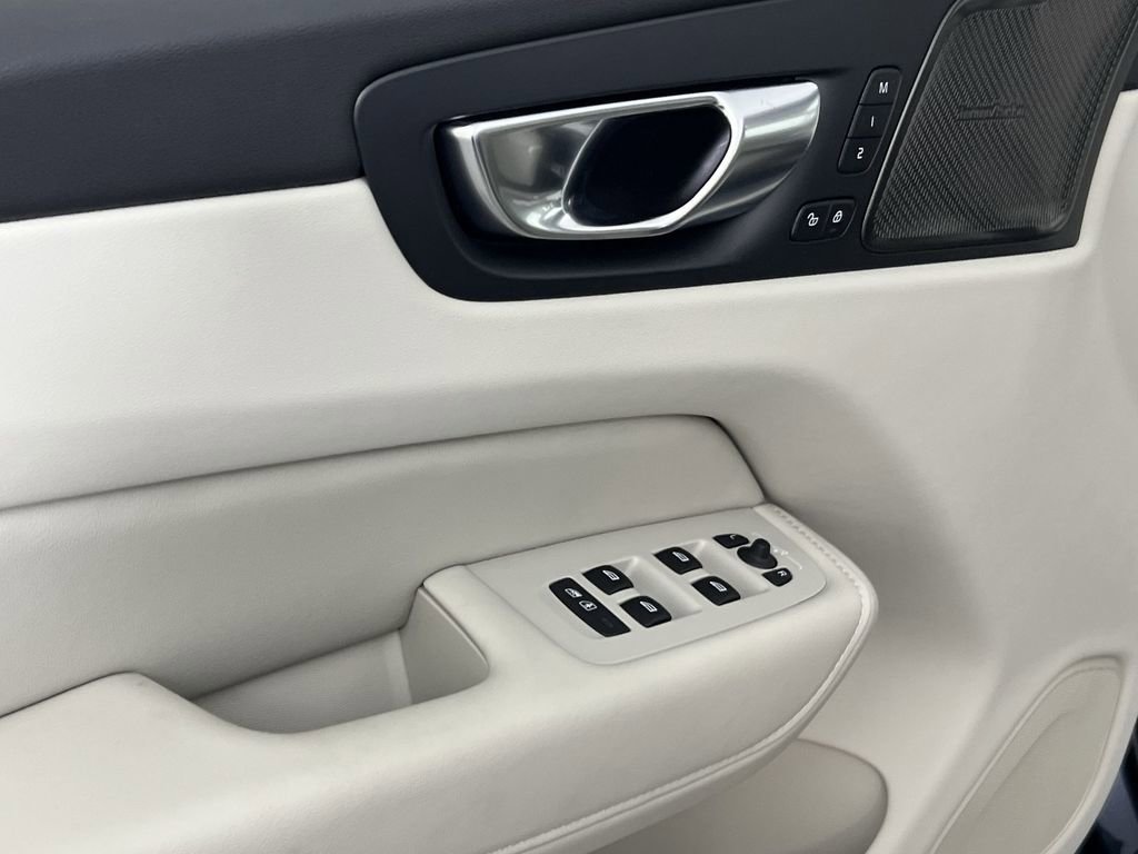 New 2026 Volvo XC60 B5 Ultra w/ Protection Package Premier image 13
