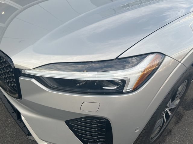 Certified 2025 Volvo XC60 B5 Plus AWD/4WD image 8