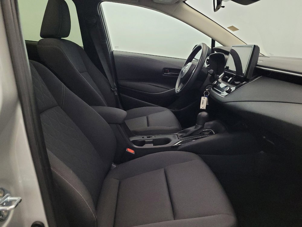 Used 2025 Toyota Corolla LE FWD image 21