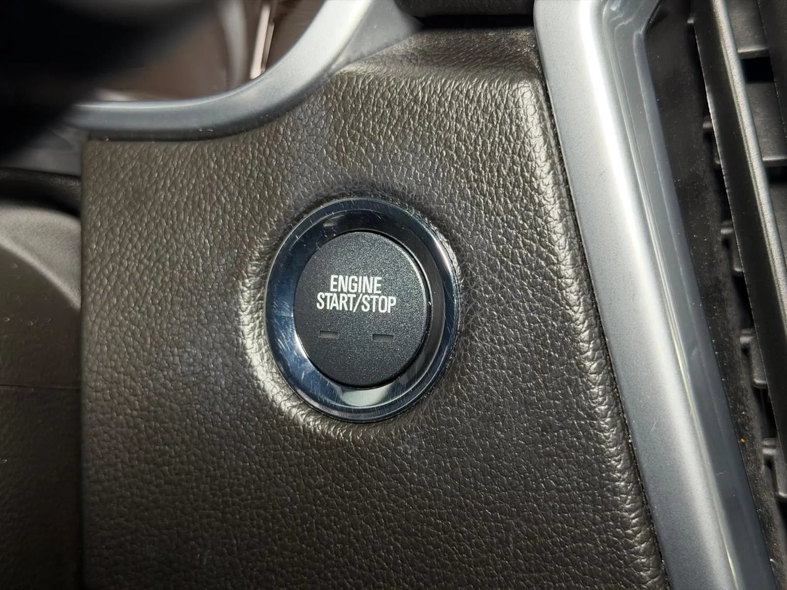 Used 2013 Cadillac SRX Luxury w/ Driver Awareness Package FWD image 34