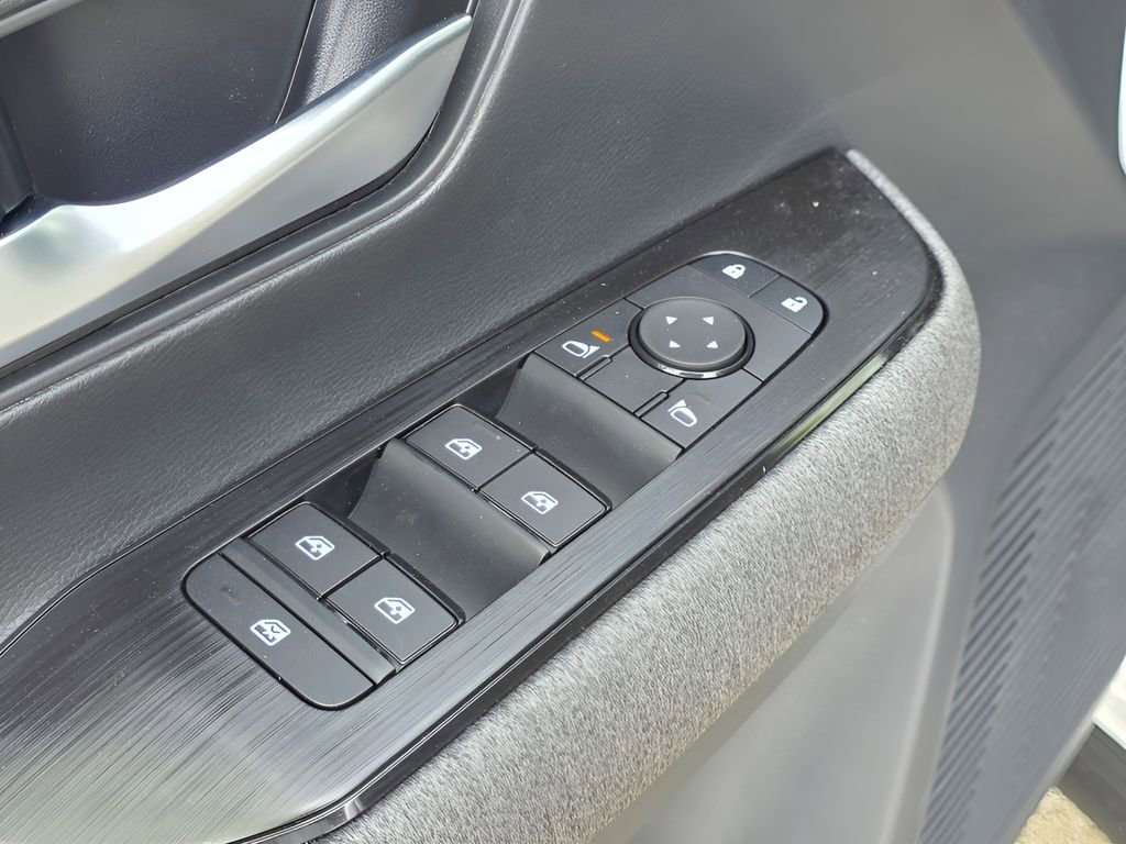 New 2026 Nissan Kicks SV w/ Cold Weather Package FWD image 13