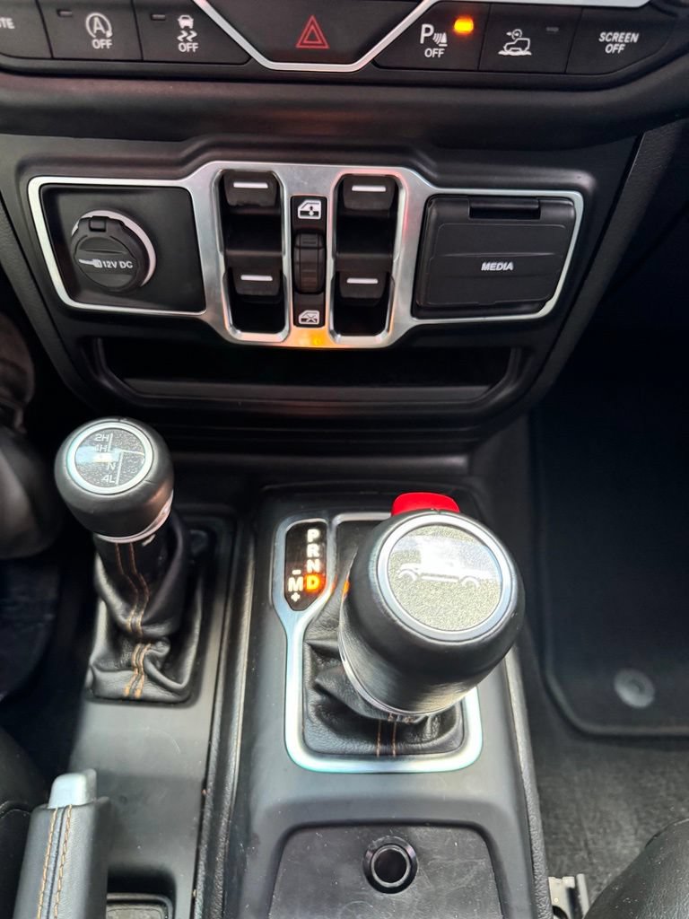 Used 2022 Jeep Gladiator Overland AWD/4WD image 12
