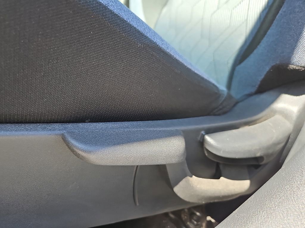 Used 2025 Nissan Versa SV FWD image 14