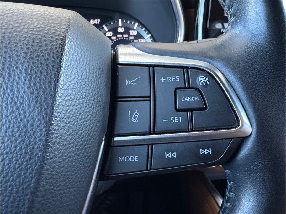Used 2021 Toyota Highlander Platinum FWD image 15