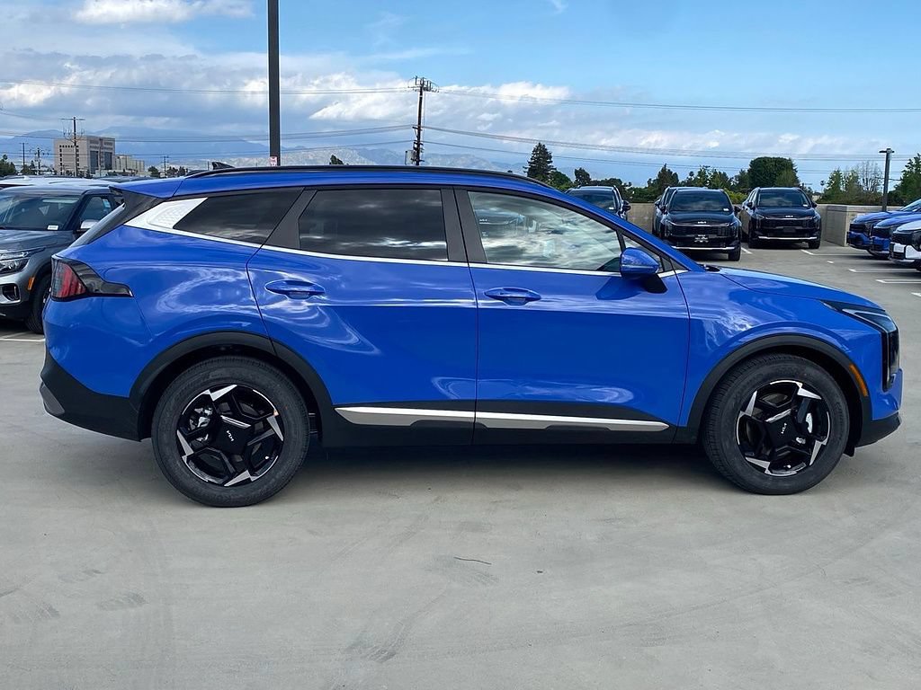 New 2026 Kia Sportage EX w/ EX Panorama Roof Package FWD image 2