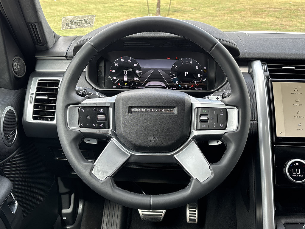 Used 2024 Land Rover Discovery Dynamic SE AWD/4WD image 20