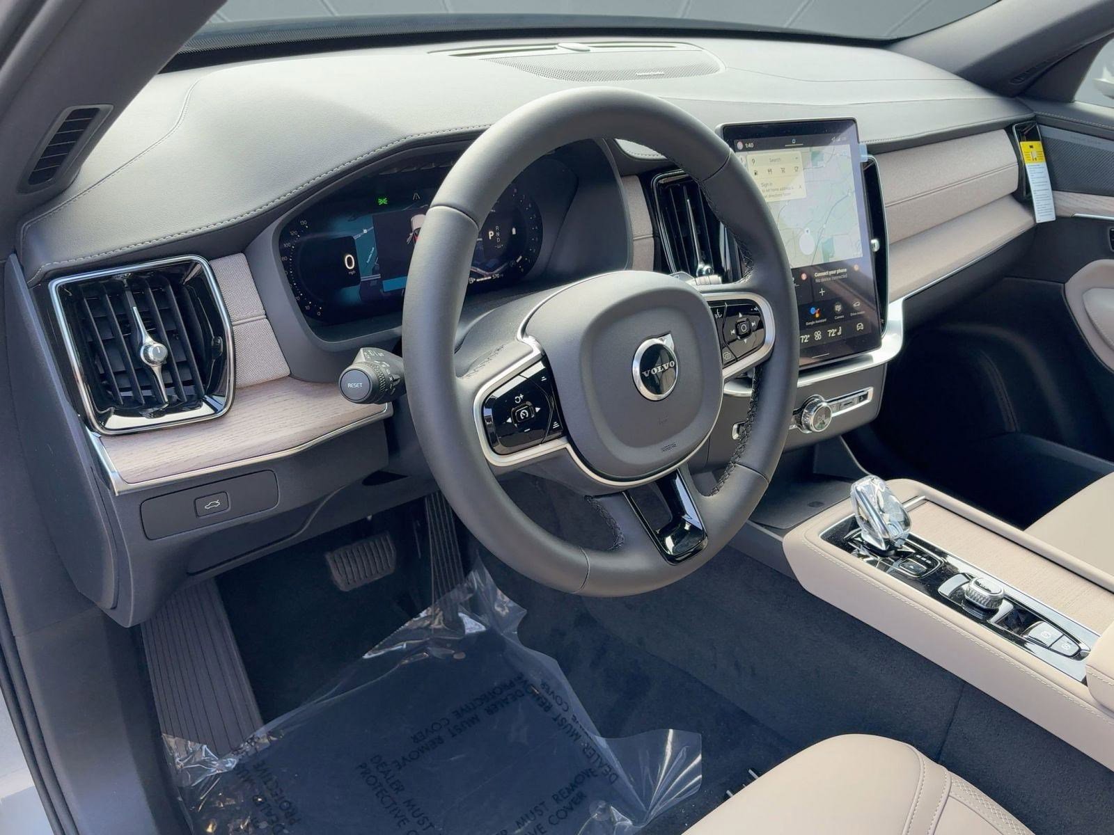 New 2026 Volvo XC90 B6 Plus w/ Protection Package Premier image 4