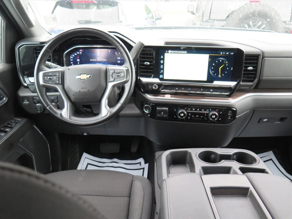 Used 2025 Chevrolet Silverado 1500 LT AWD/4WD image 15