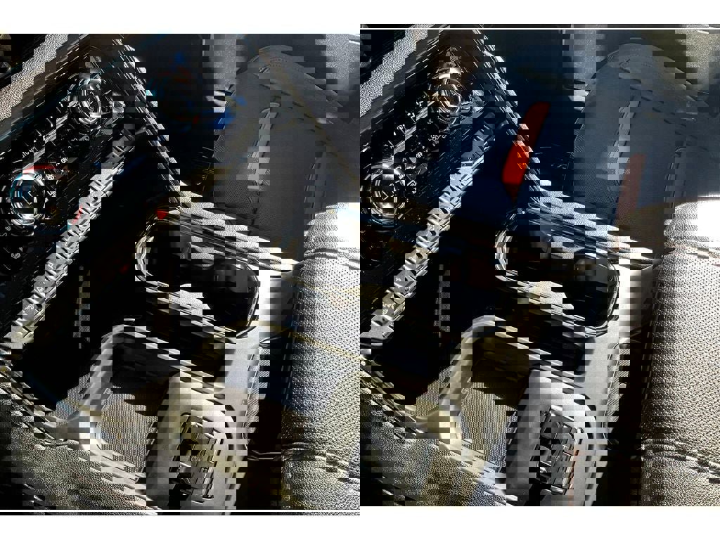 Used 2024 GMC Sierra 2500 AT4 image 15