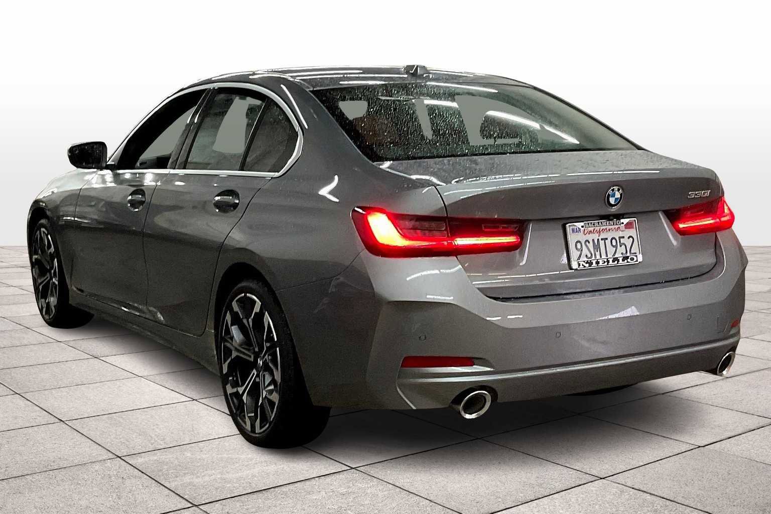 Used 2025 BMW 330i 330i w/ Premium Package image 15