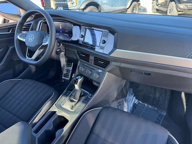 Used 2024 Volkswagen Jetta Sport image 20