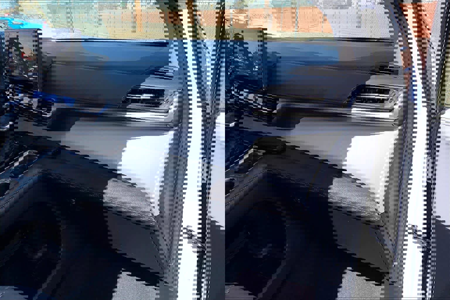 Used 2025 Toyota Sienna XLE w/ XLE Plus Package image 16