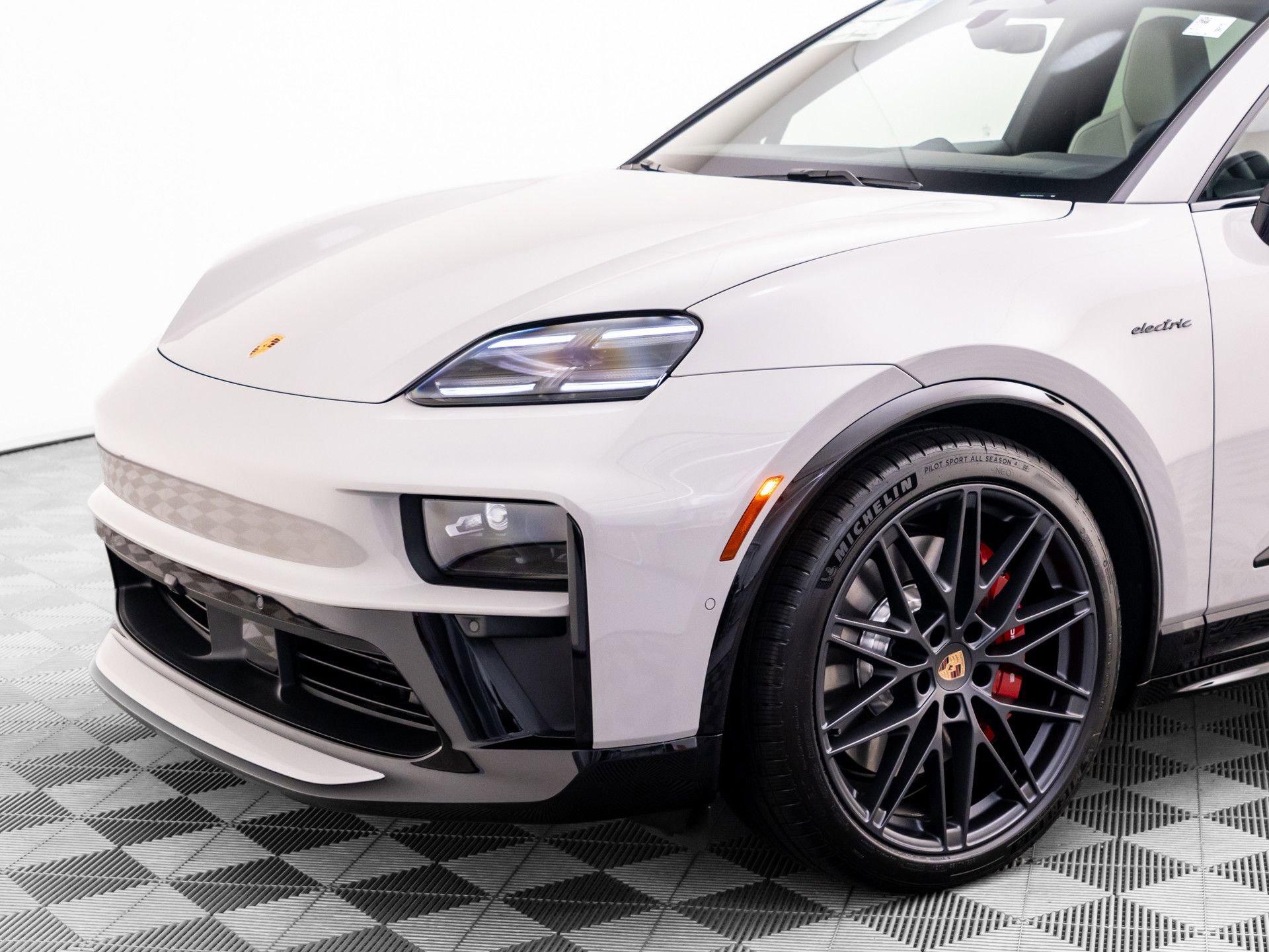 New 2026 Porsche Macan GTS Electric AWD/4WD image 35