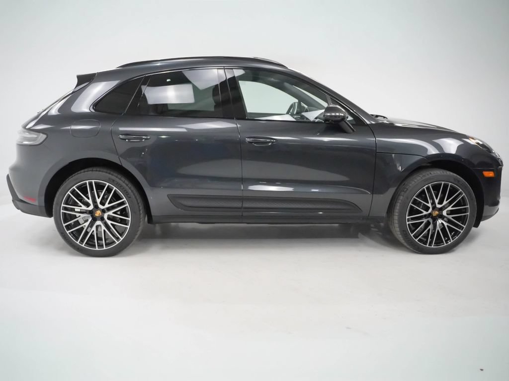 Certified 2026 Porsche Macan AWD/4WD image 9