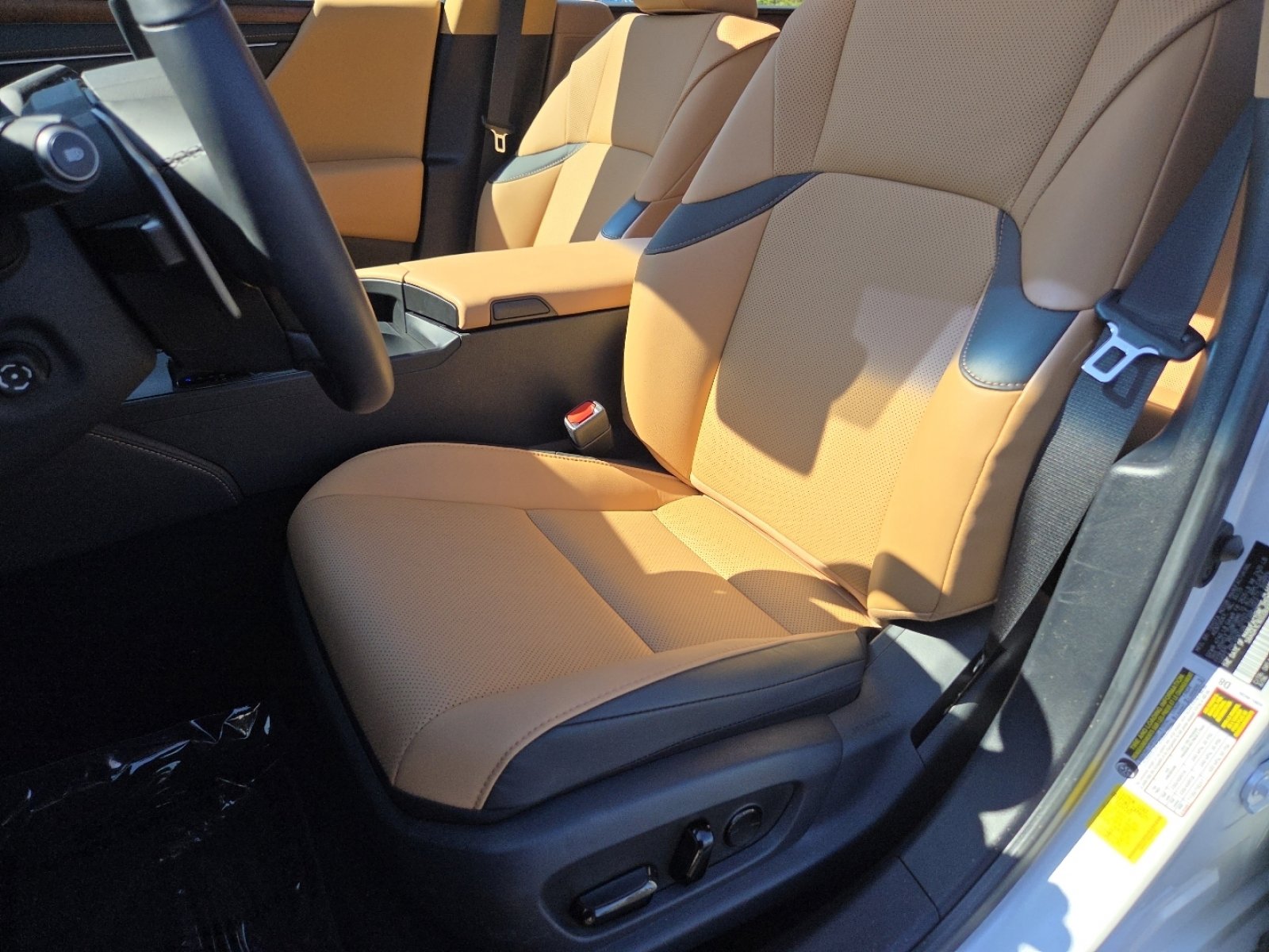 Used 2025 Lexus ES 300h w/ Premium Package FWD image 27