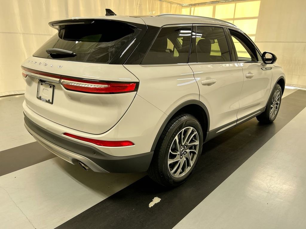 Used 2022 Lincoln Corsair Standard w/ Equipment Group 101A image 2