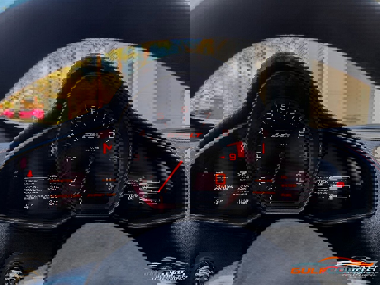 Used 2016 McLaren 675LT image 16