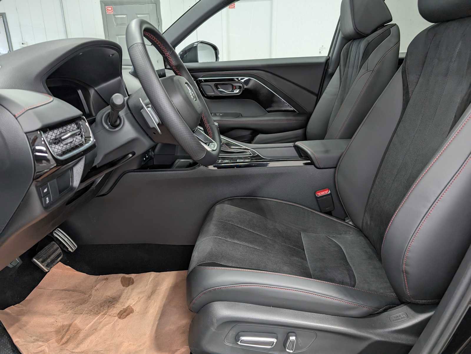Certified 2025 Acura ADX A-Spec image 4