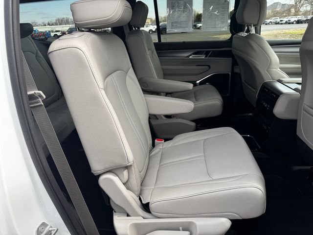 Certified 2025 Jeep Wagoneer Series III image 16