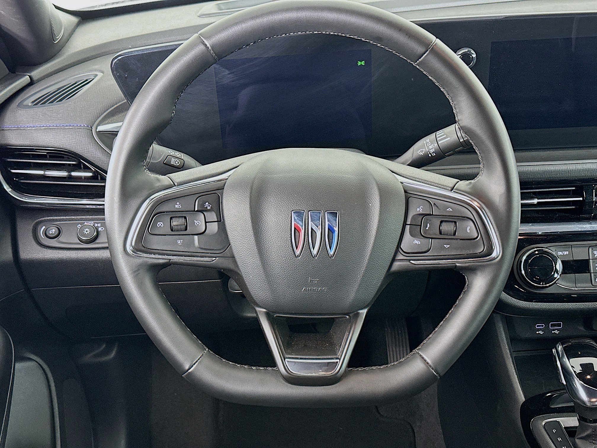 Used 2025 Buick Envista Sport Touring FWD image 18