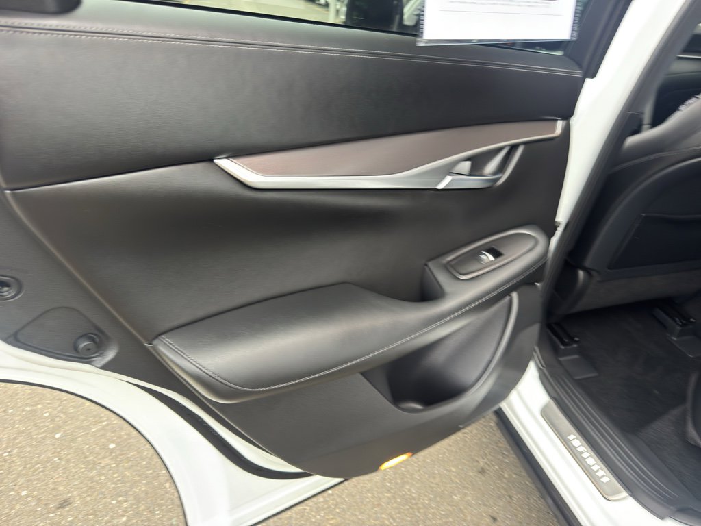 Used 2022 INFINITI QX50 Luxe image 7