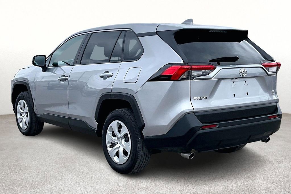 Used 2025 Toyota RAV4 LE AWD/4WD image 16