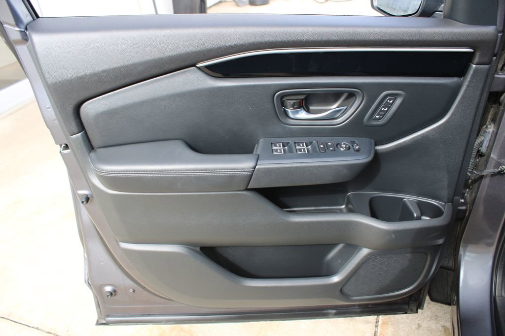 Used 2023 Honda Pilot Touring image 9
