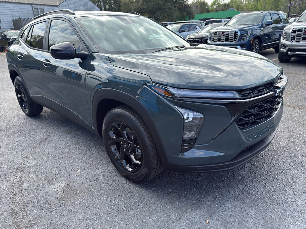 New 2026 Chevrolet Trax LT w/ Sunroof Package image 7