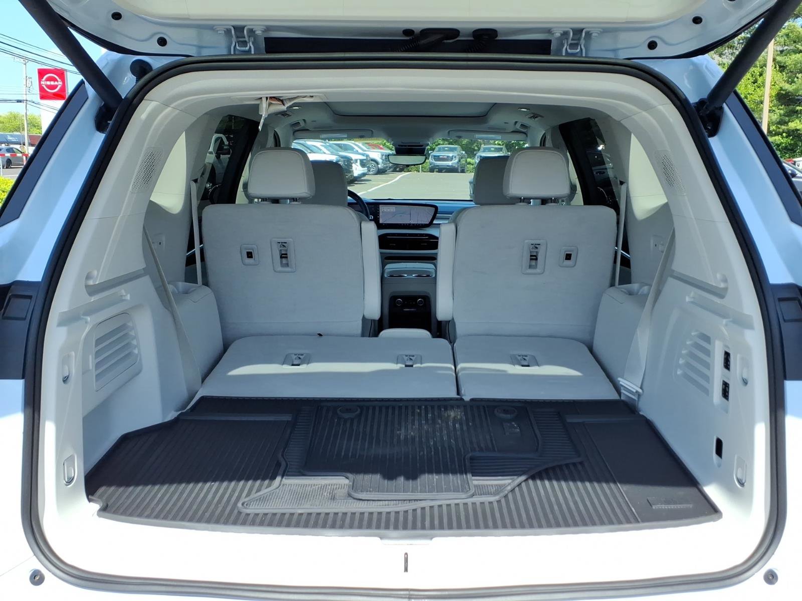 Certified 2026 Buick Enclave Avenir w/ Super Cruise Package AWD/4WD image 27