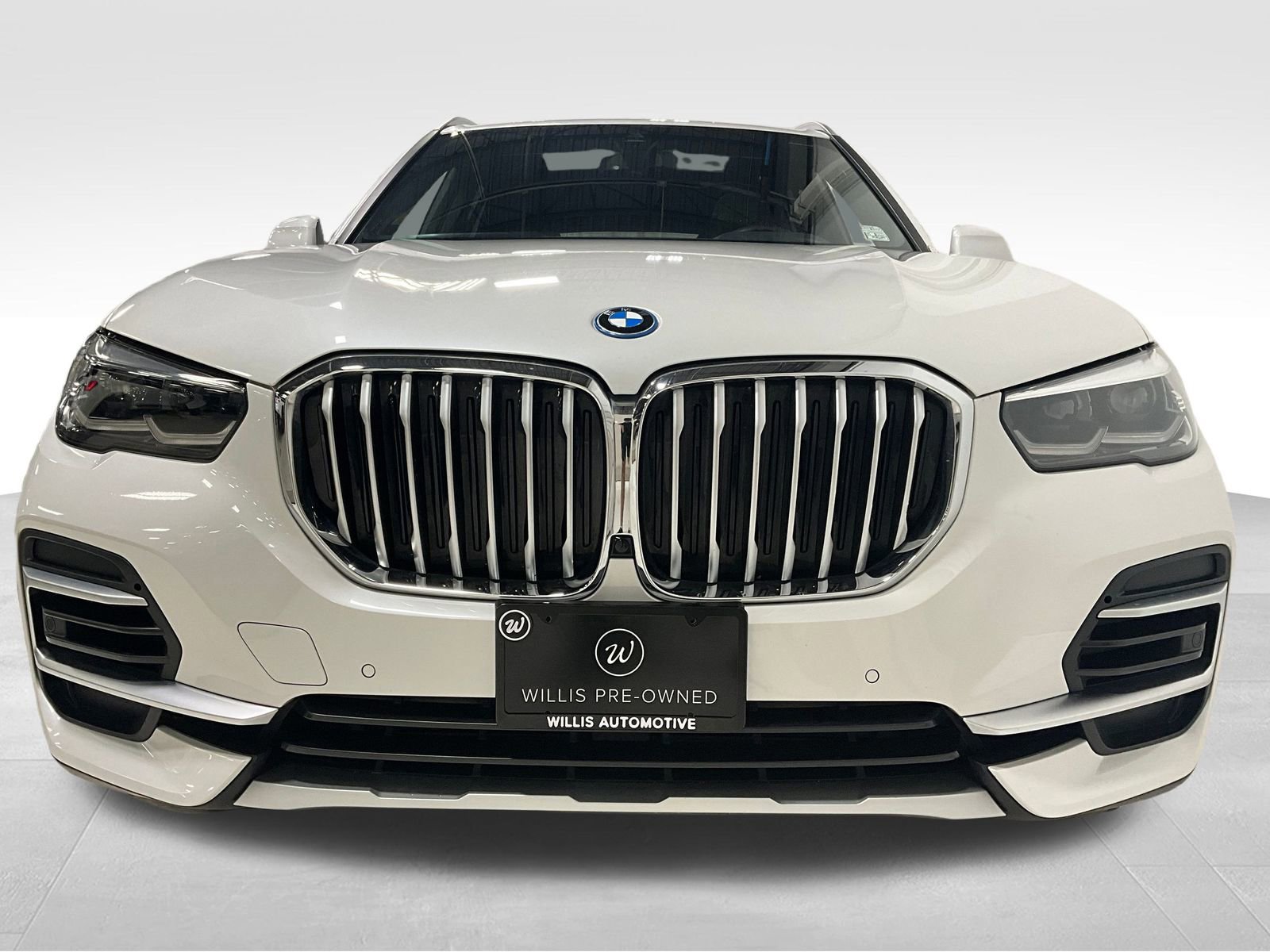 Used 2023 BMW X5 xDrive45e w/ Luxury Seating Package image 2