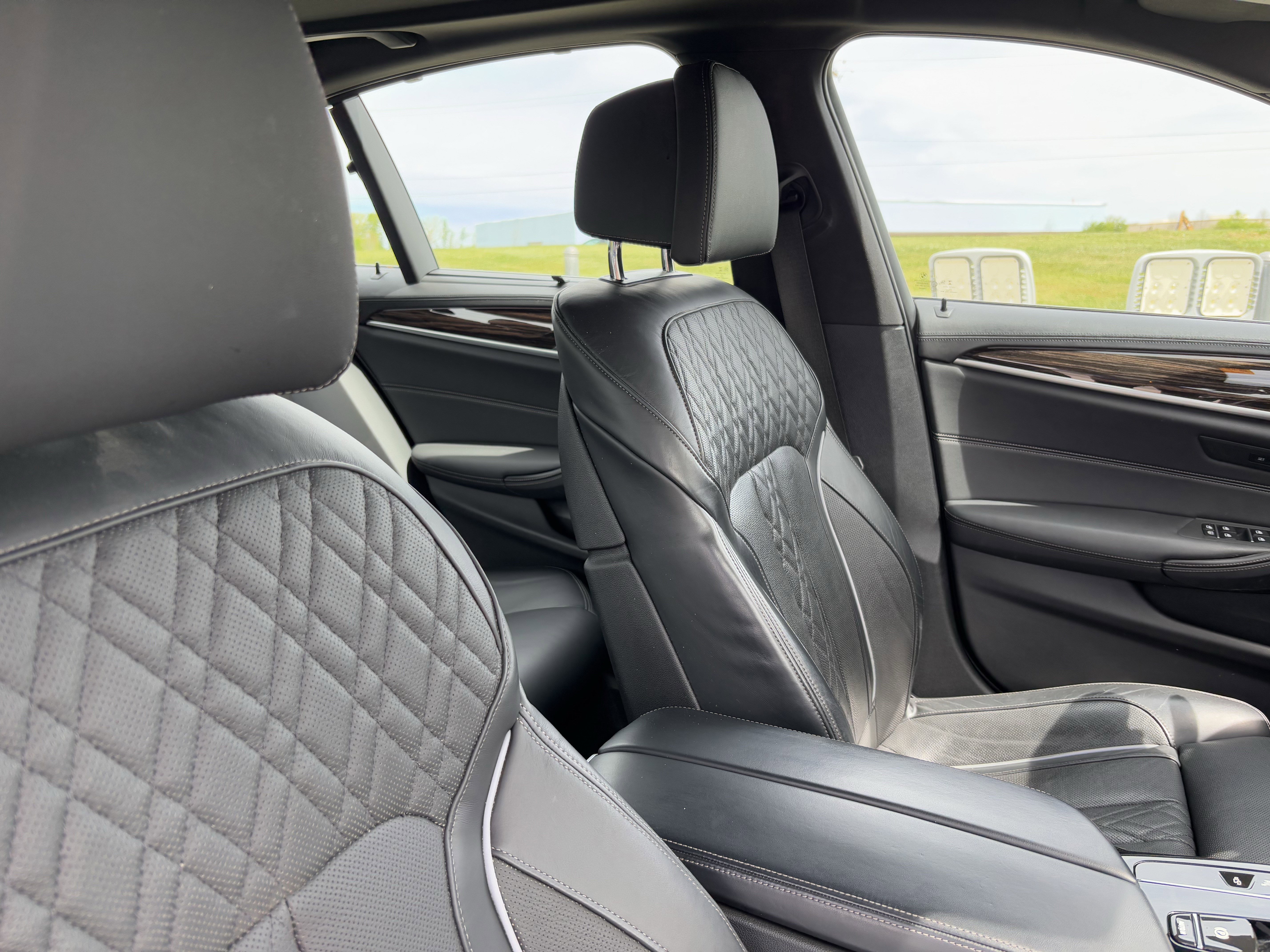 Certified 2023 BMW M550i xDrive w/ Executive Package image 35