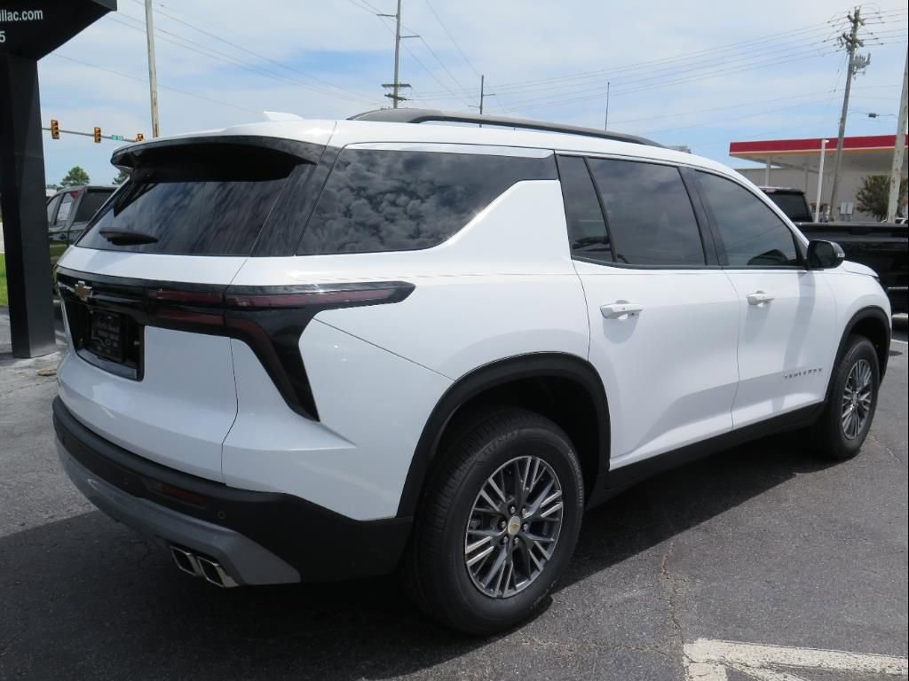 New 2026 Chevrolet Traverse LT image 3