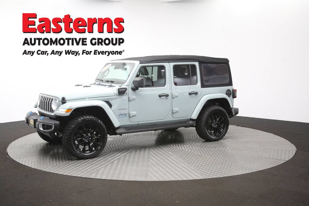 Used 2024 Jeep Wrangler Unlimited Sahara w/ Technology Group AWD/4WD image 59
