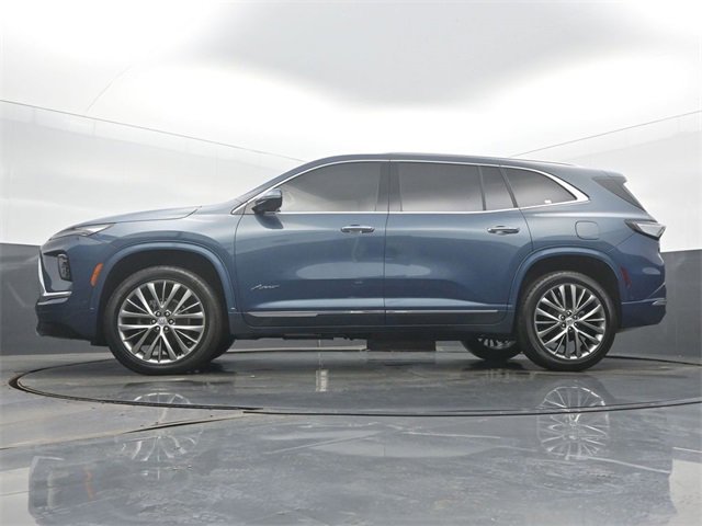 Certified 2025 Buick Enclave Avenir image 47