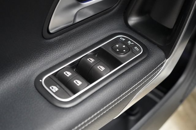 Used 2025 Mercedes-Benz CLA 250 image 19