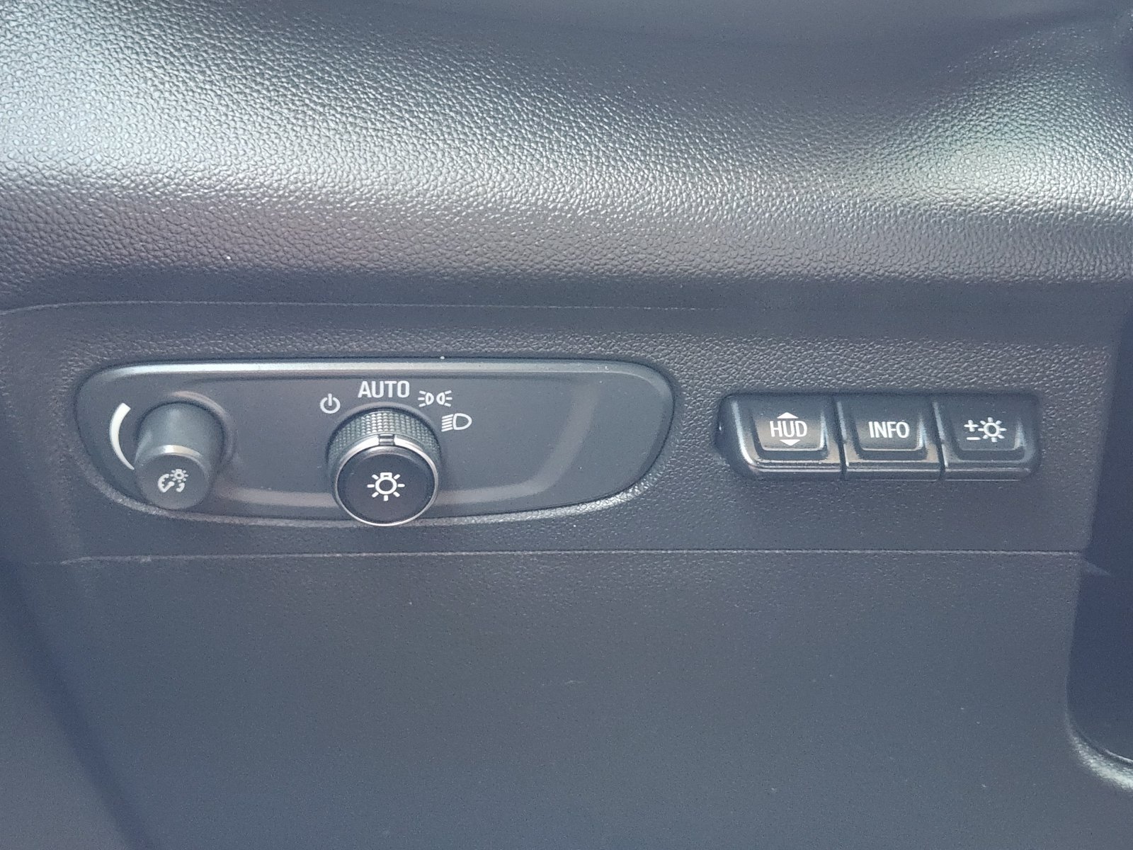 Certified 2023 Buick Envision Avenir FWD image 25