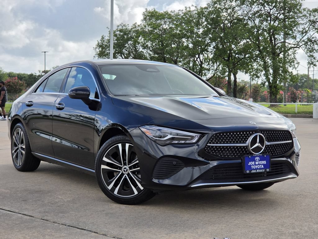 Used 2025 Mercedes-Benz CLA 250 4MATIC w/ Exclusive Package image 2