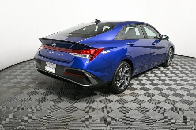 New 2025 Hyundai Elantra Sport image 3
