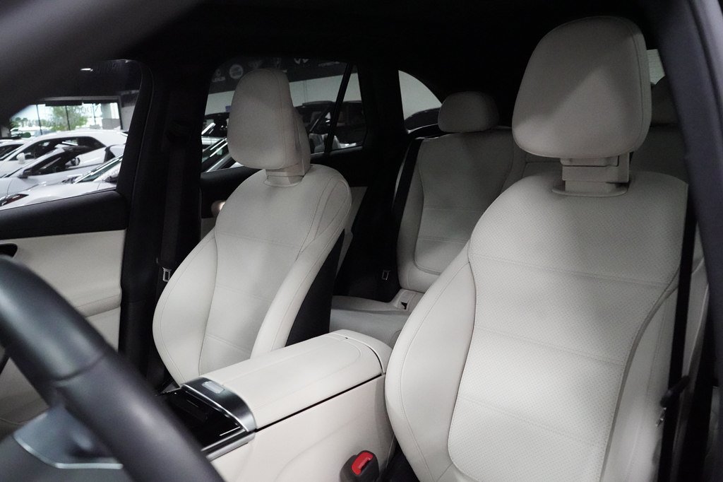 Used 2024 Mercedes-Benz GLC 300 4MATIC image 11
