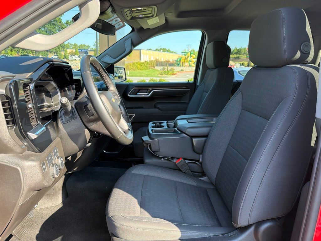 Used 2025 Chevrolet Silverado 1500 LT AWD/4WD image 23