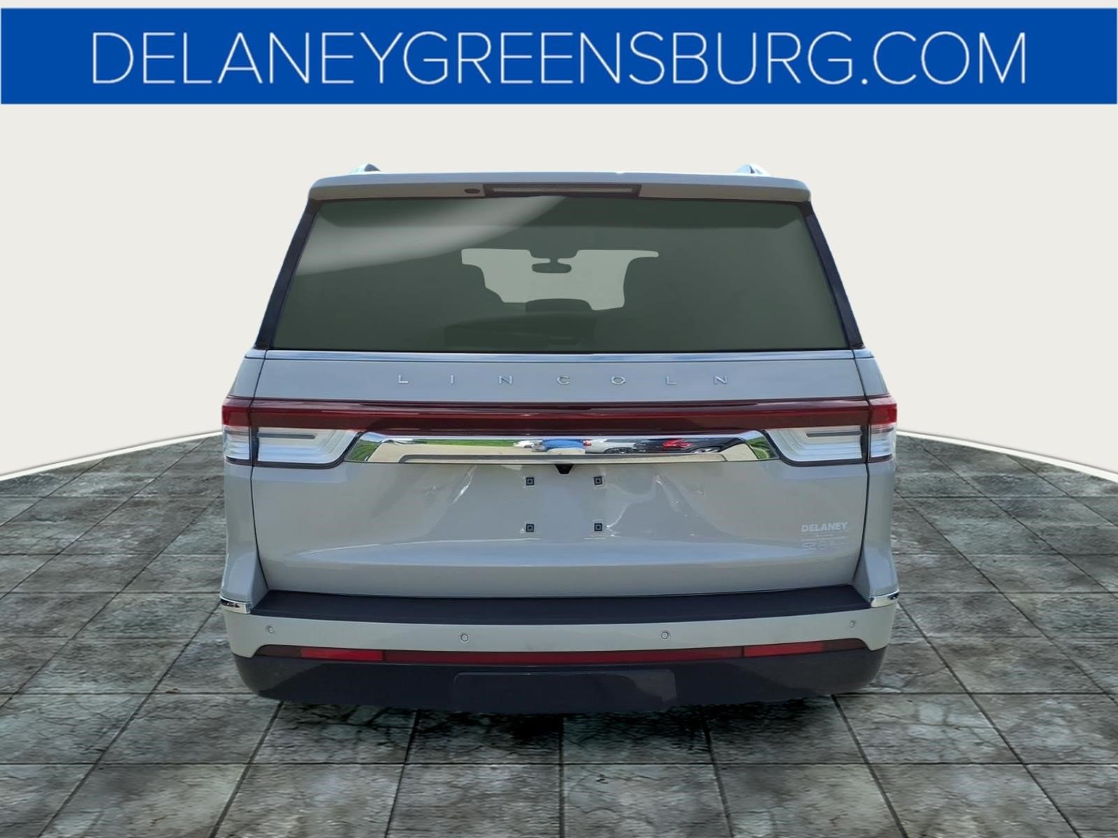 Used 2024 Lincoln Navigator Reserve AWD/4WD image 4