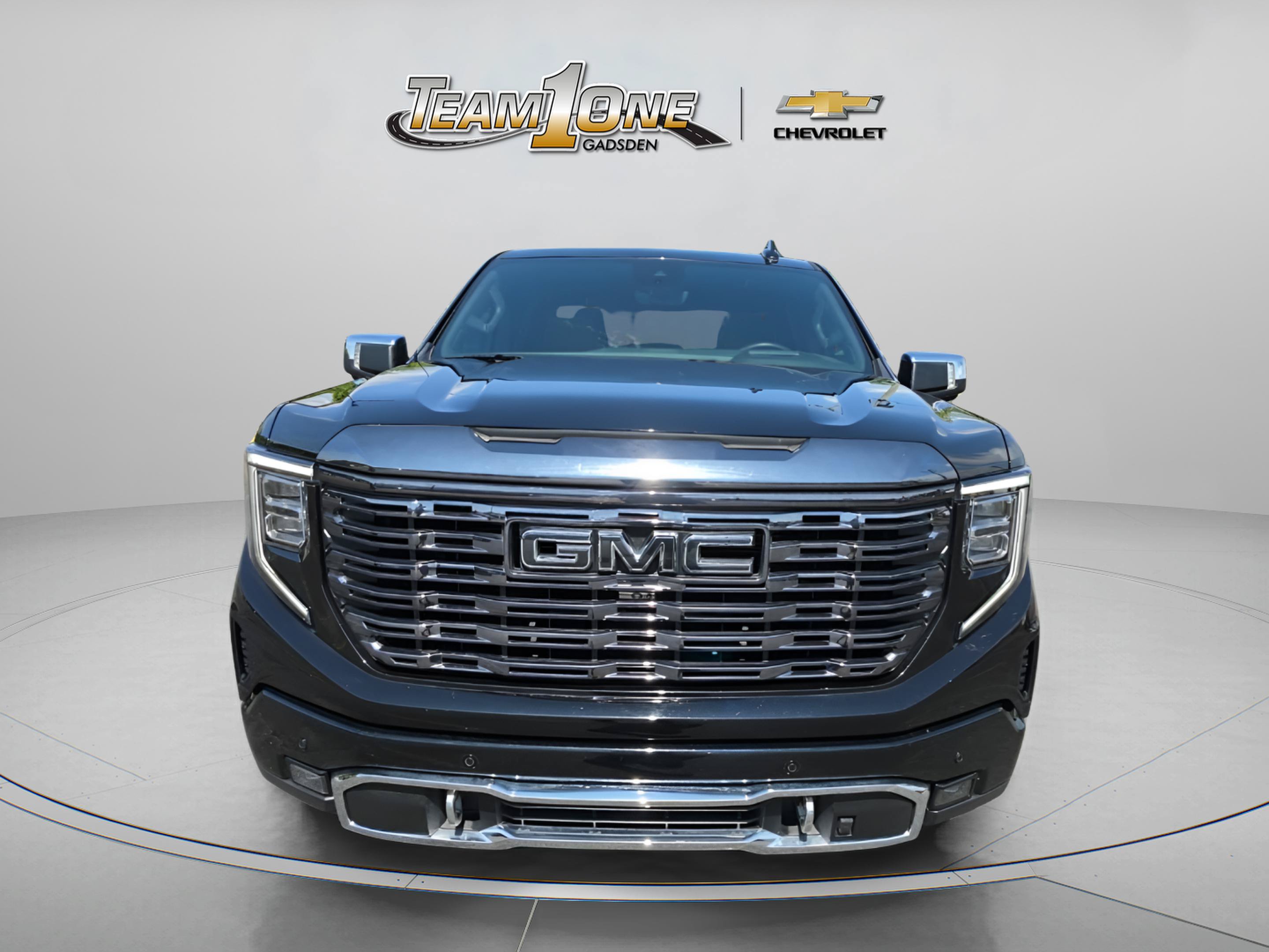 Used 2024 GMC Sierra 1500 Denali Ultimate AWD/4WD image 2