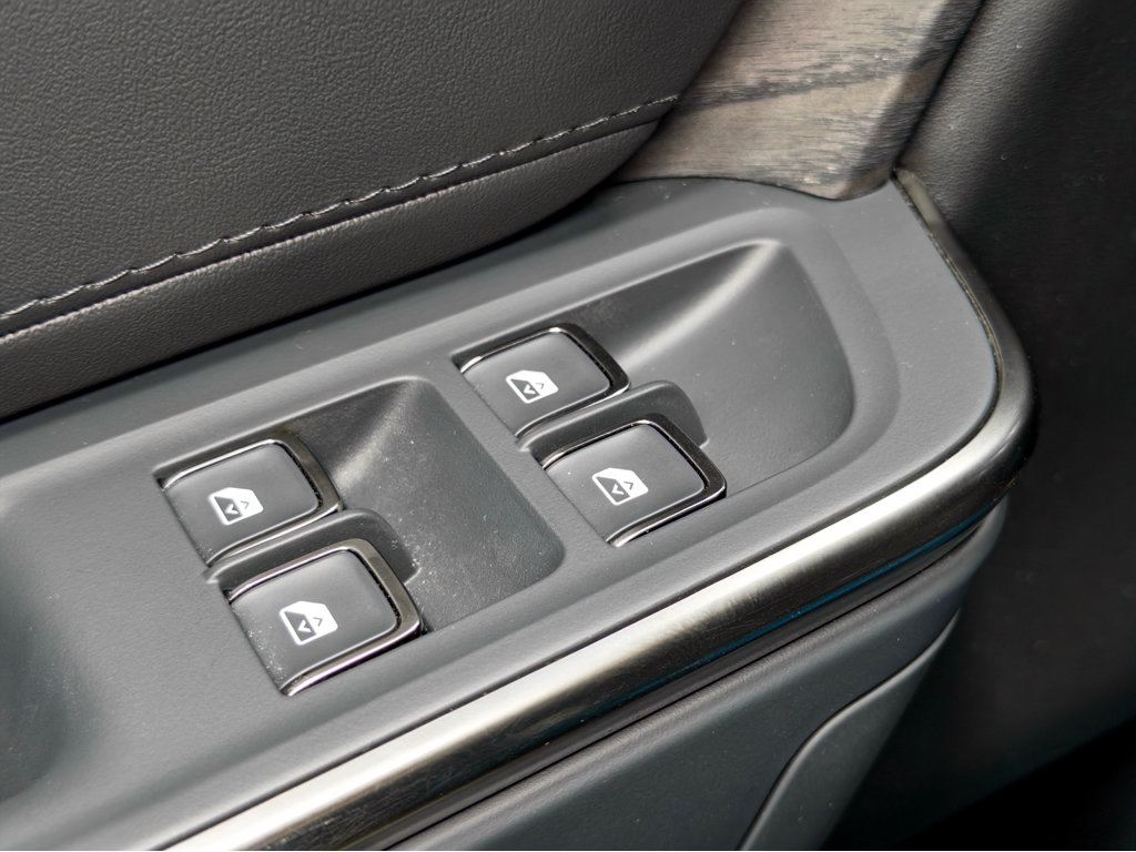 Used 2025 Rivian R1T Adventure AWD/4WD image 8