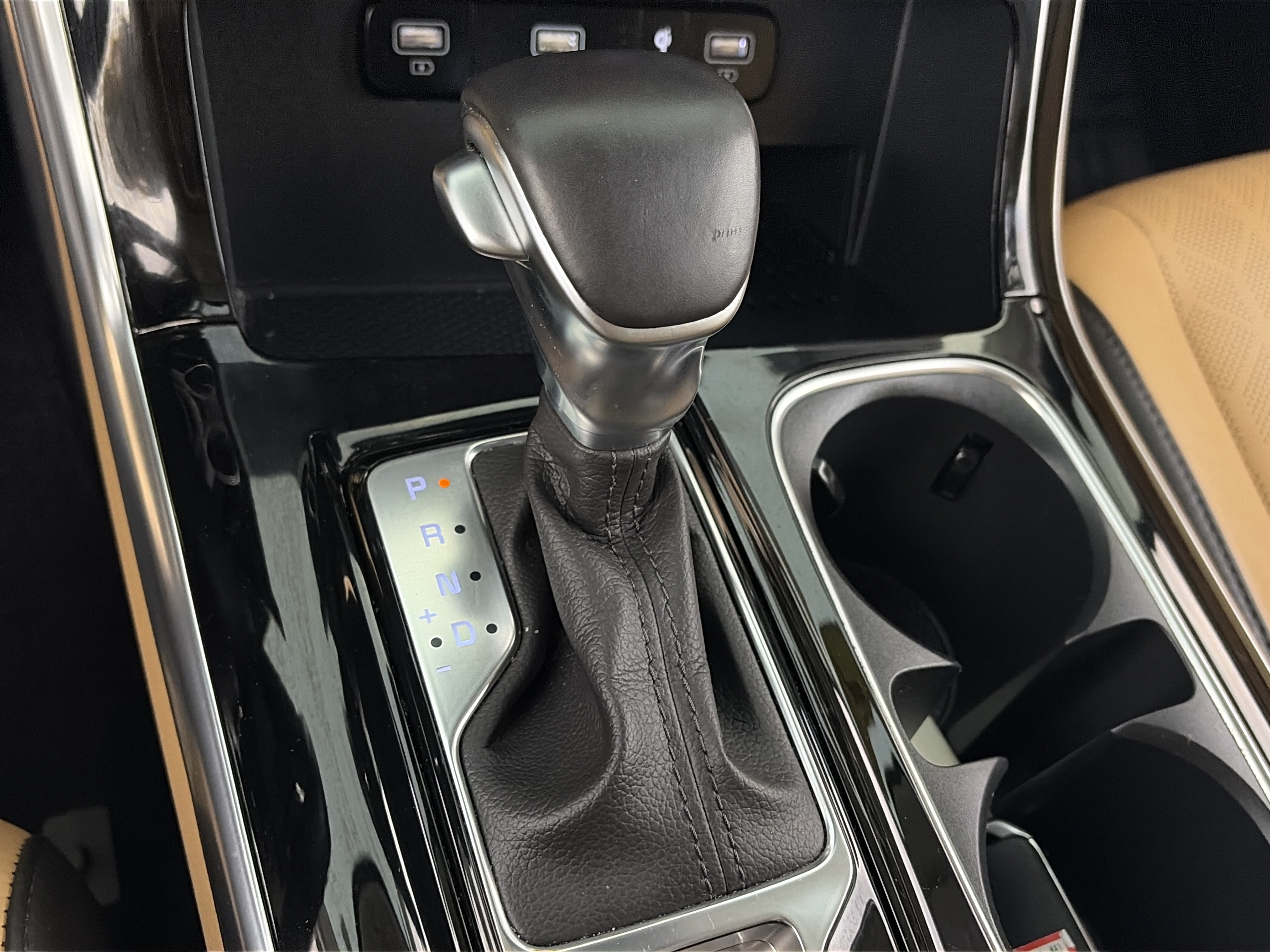 Certified 2023 Kia Carnival EX FWD image 25